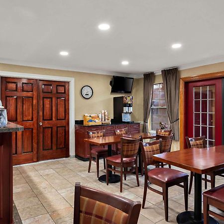 Econo Lodge Princess Anne Exterior photo